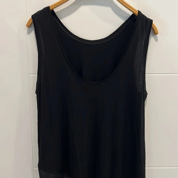 BCBGMAXAZRIA sleeveless blouse size medium - Picture 6 of 9